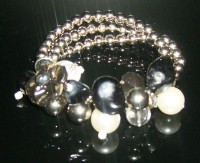 Pulsera Tiritas de Bolitas y Colgantes-Negro