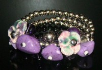 Pulsera Tiritas de Bolitas y Colgantes-Morado